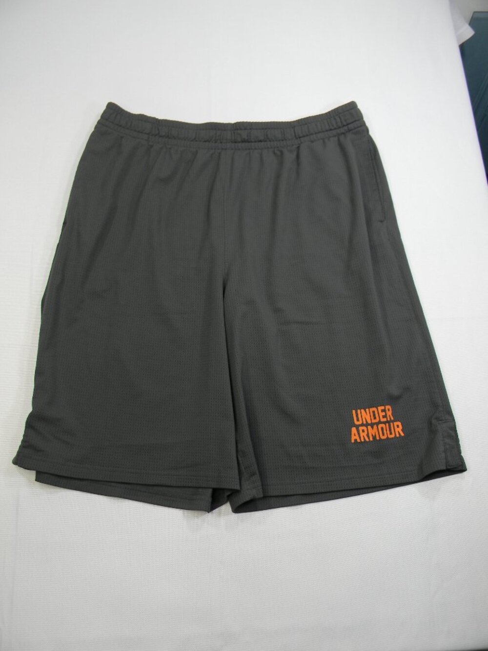 Under Armour HeatGear Mesh Athletic Shorts XXL Black Orange Logo Basketball Gym